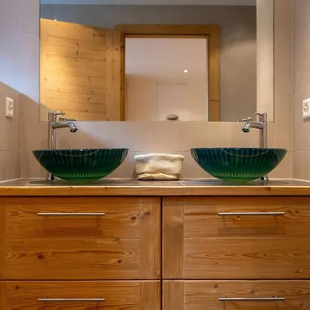 Montagnard 3 - Access